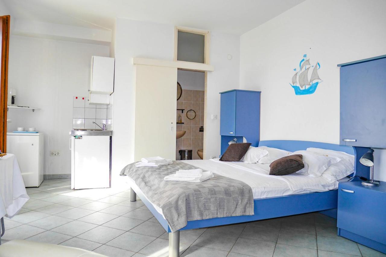 Apartments Beach Dugi Rat Eksteriør bilde
